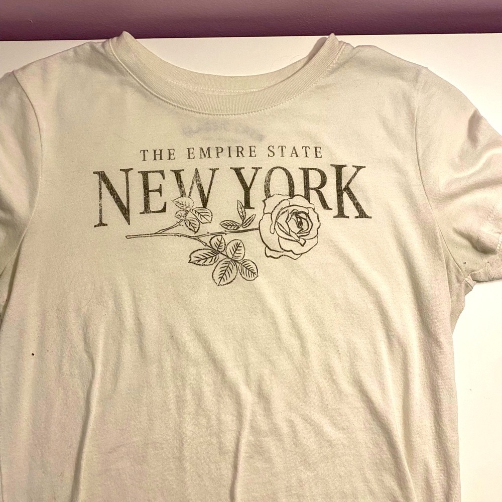 Aeropostale White New York Fitted Tee (Size S)